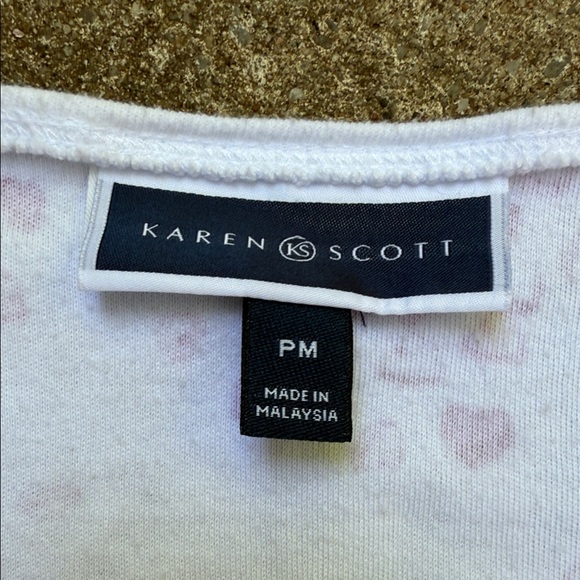 Karen Scott 100% cottonWhite Tee with Pink Heart Pattern. Size PM - Picture 3 of 5